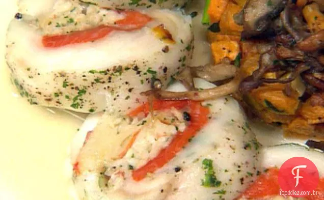 Alabote do Alasca, salmão e caranguejo Roulade
