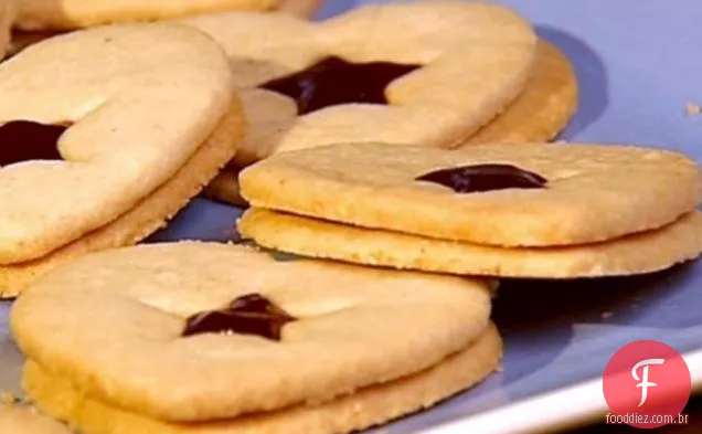 Biscoitos Sanduíche Coração Linzer