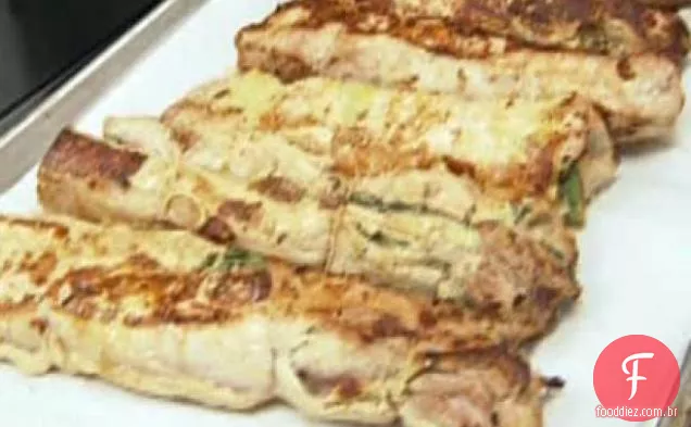 Espinafre e hortelã-manjericão Pesto-lombo de porco recheado
