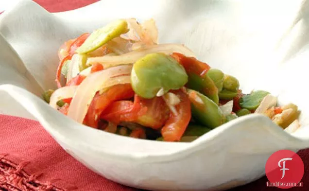 Feijão Fava com tomate e cebola