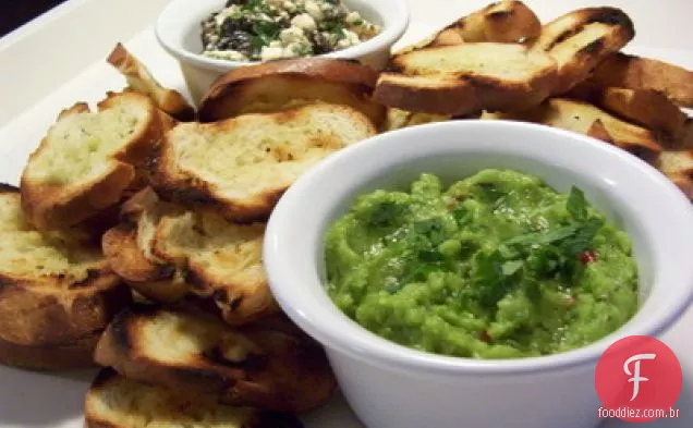 Fava feijão puro com azeitonas curadas com óleo, Feta Francês & Crostini