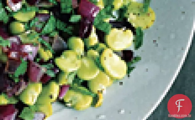Feijão Fava com cebola roxa e hortelã (favorito com Cipolla Rossa e Menta )