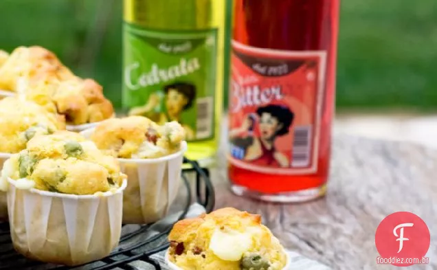 Muffins Salgados Com Feijão Fava, Queijo Pecorino E Salame