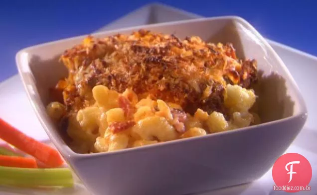 Macarrão com frango Buffalo e queijo