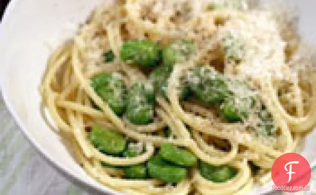 Jantar hoje à noite: Bucatini com feijão Fava