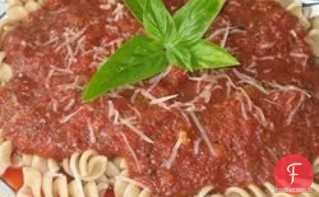 Fusilli fácil Com Molho De Pesto De Tomate