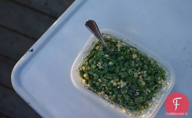 Salada De Legumes No Início Do Verão