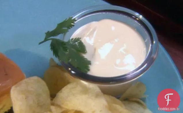 Batatas fritas com molho Chica Comfort