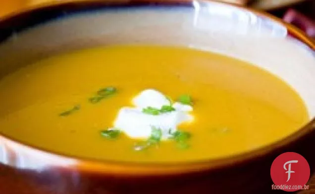 Butternut e sopa de colheita de maçã