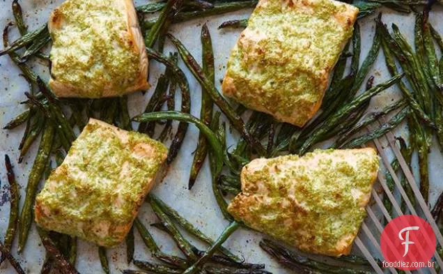 Coentro Crusted Arctic Char com feijão verde