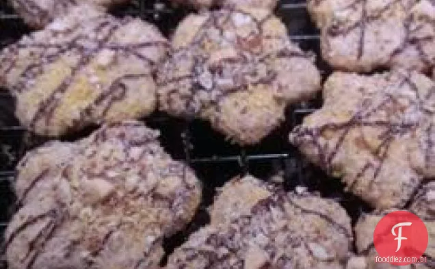 Biscoitos De Merengue De Amêndoa