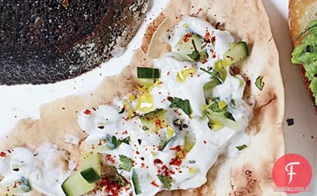 Flatbreads com Pepino Raita