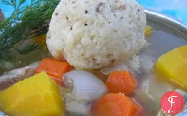 Canja de galinha da família Angel com bolas Matzo