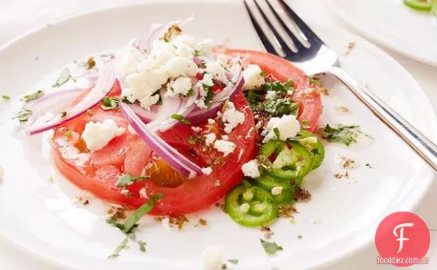 Salada de tomate madura com Queso Fresco, coentro e Serrano