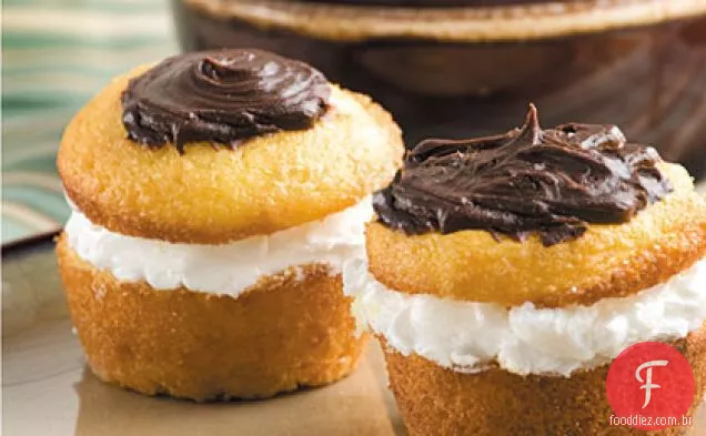 Mais Fácil Boston Creme Cupcakes