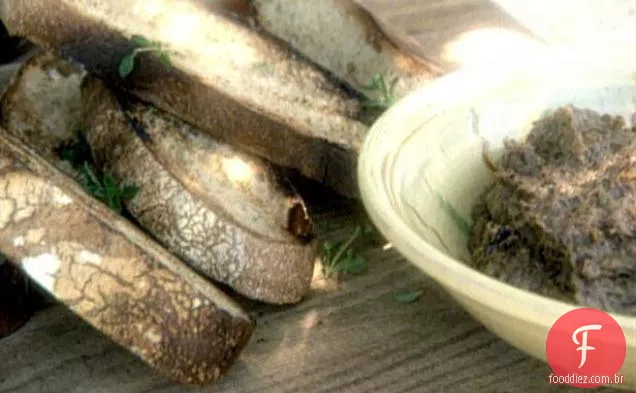 Bruschetta com legumes assados