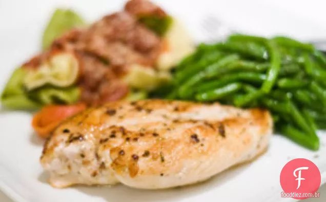 Frango De Damasco E Feijão Verde Com Lascas De Amêndoa