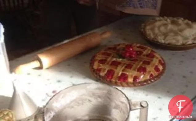 Torta de maçã assada em um saco de papel 2