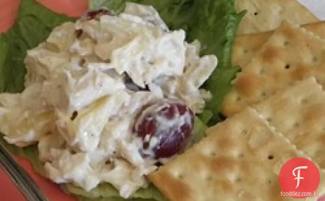 Salada de frango com amêndoas torradas