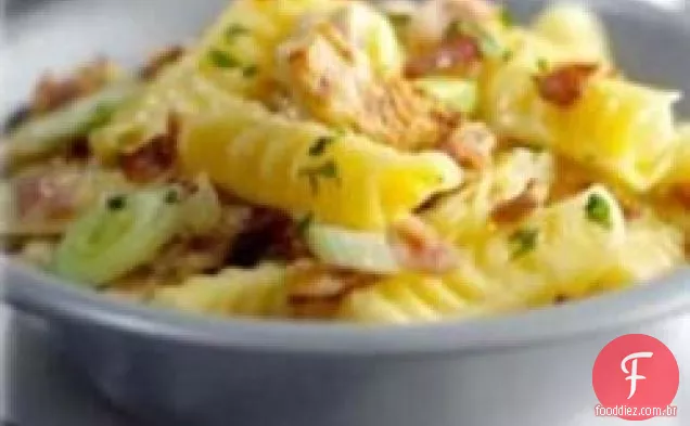Salada de macarrão com frango e Bacon com mostarda Maille ® Dijon Originale