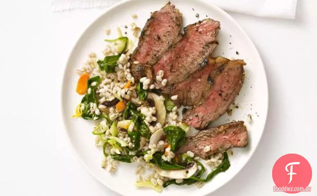 Bife Grelhado Com Salada De Cevada