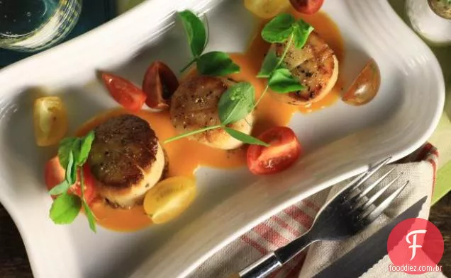 Pan grelhado vieiras com um tomate e Chocolate branco Beurre Blanc