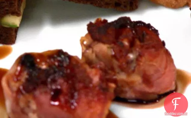 Prosciutto grelhado figos embrulhados recheados com gorgonzola Dolce