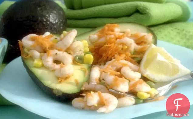 Salada de camarão e abacate