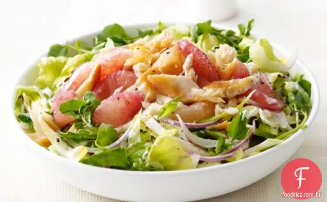 Salada de truta defumada e toranja