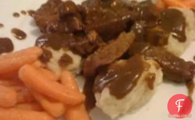 Bife e bolinhos