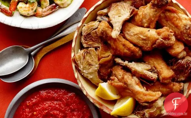 Frango frito e alcachofras com Salsa Brava