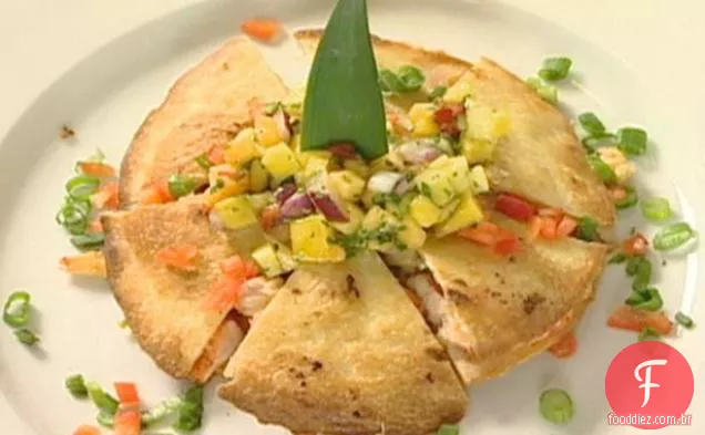 Quesadilla de lagosta com Salsa de frutas tropicais