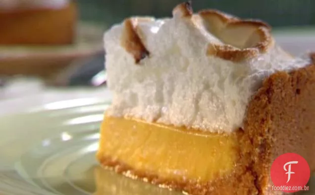 Torta de limão laranja com cobertura de merengue