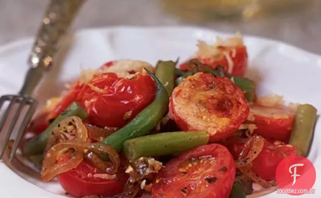 Cebola caramelizada, feijão verde e tomate cereja Tian