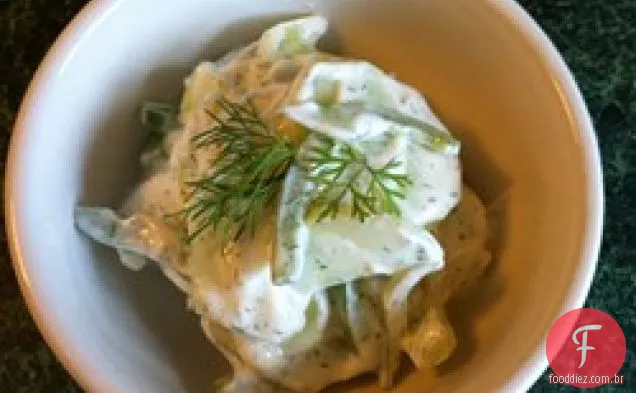 Salada de pepino fresca e cremosa