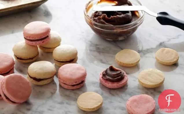 Macarons De Amêndoa Recheados Com Chocolate