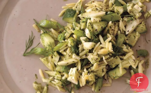 Orzo, Feijão Verde E Salada De Erva-Doce Com Pesto De Endro