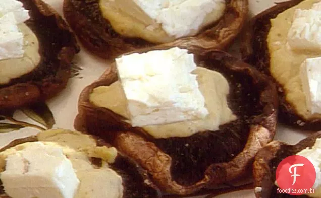 Cogumelos portobello grelhados com Hummus e queijo Feta