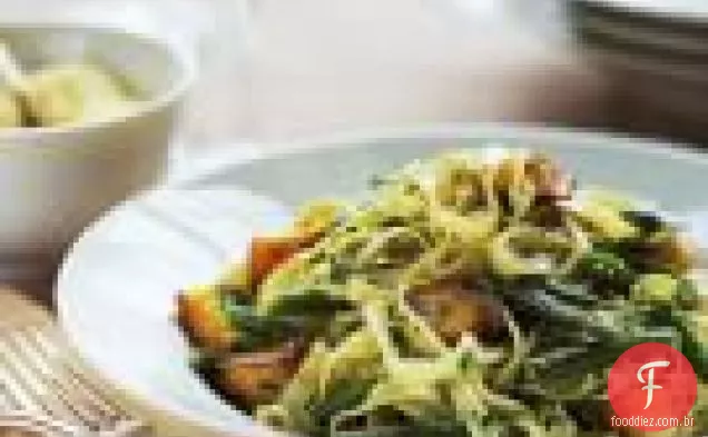 Macarrão Com Feijão Verde, Batata E Pesto