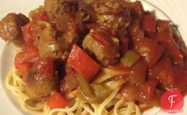 Doce italiano salsicha Ragout com Linguine