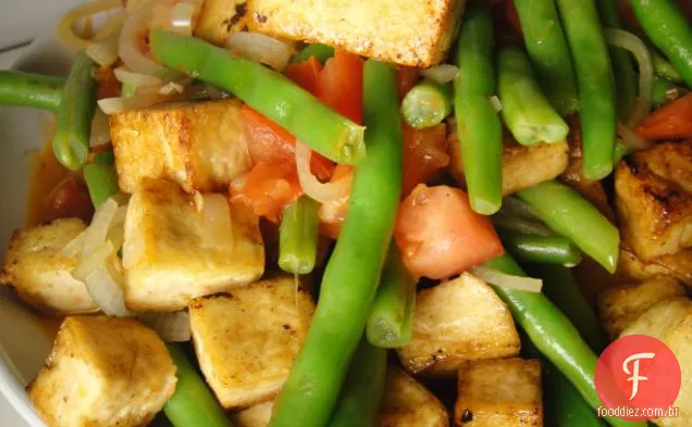 Cozinhe o livro: frite com Tofu, feijão verde e tomate