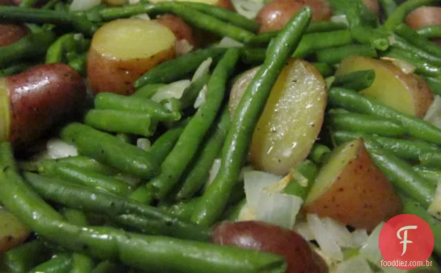 Feijão Verde Sufocado E Batatas Com Dedos