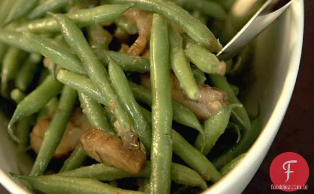 Haricots Verts e castanhas com vinagrete de tâmaras