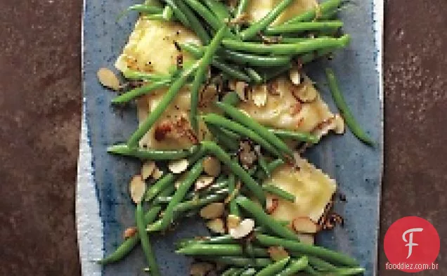 Salada De Ravioli De Feijão Verde E Chalota