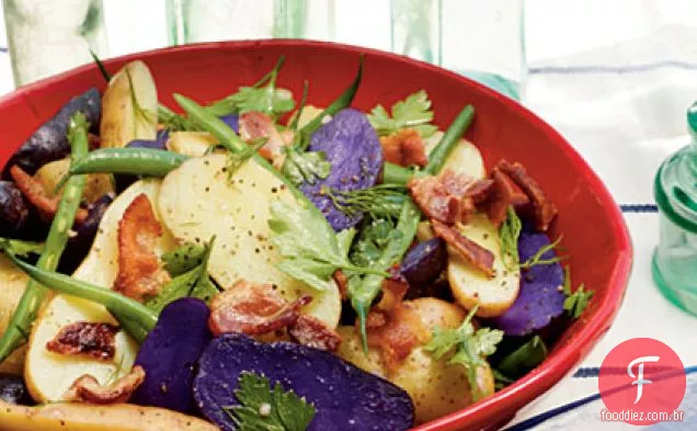 Salada de batata com Bacon quente com feijão verde