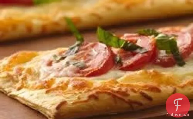 Cheesy Margherita Pizza