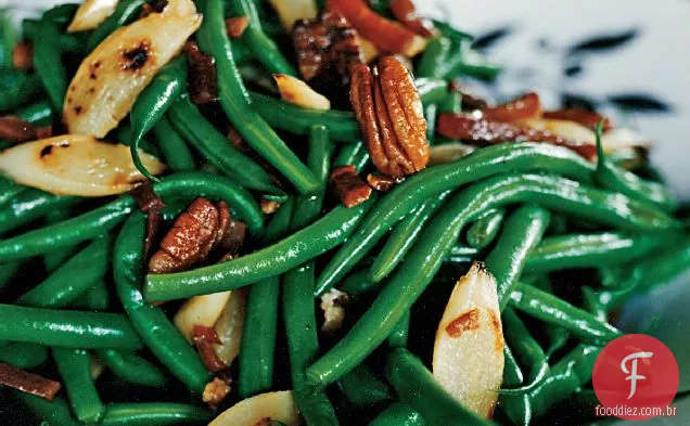 Feijão verde e Salsify com presunto e nozes