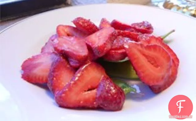 Salada de morango e ervilha