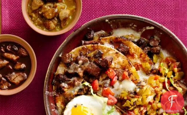 Enchiladas Empilhadas Em Estilo Natal