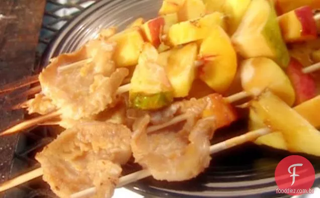 Bife de Abalone grelhado e espetos de frutas